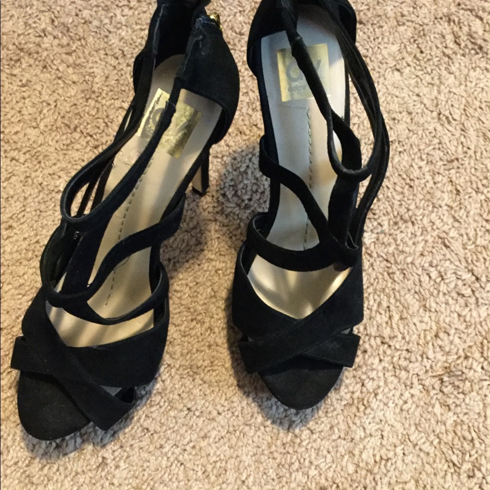 Ladies Heels - image 1